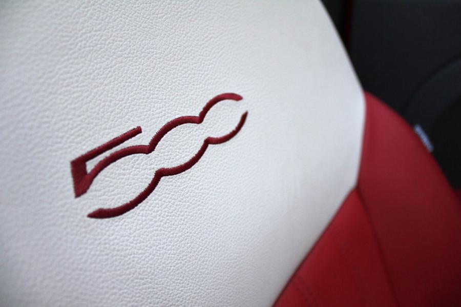  Fiat 500C 2012 года  (фото 57 из 98)